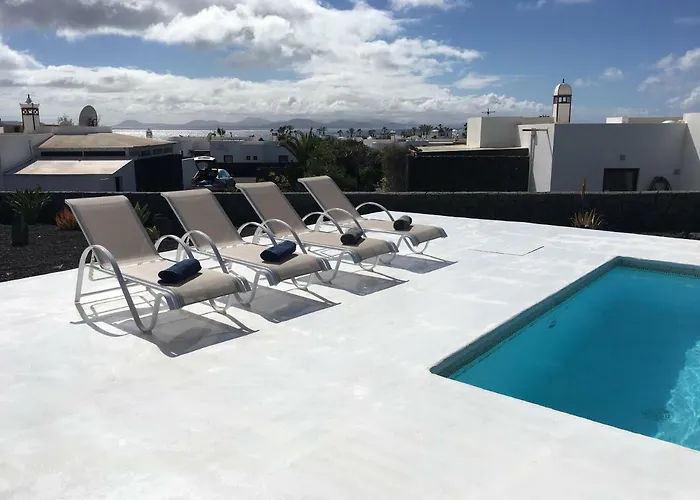 Villa Lola