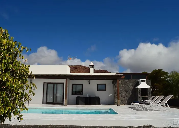 Villa Lola